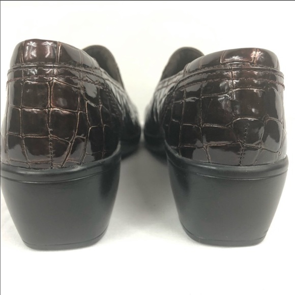 Clarks bendable alligator print slip on shoes 9W - Picture 5 of 8